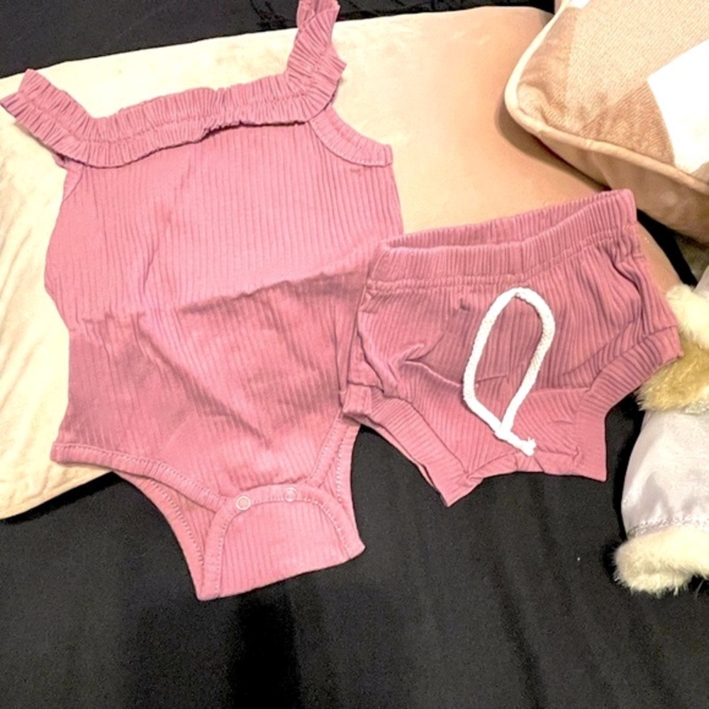 🛍️ 3 for $12 NEW baby girl 2-piece knitted ruffle sleeveless romper bodysuit